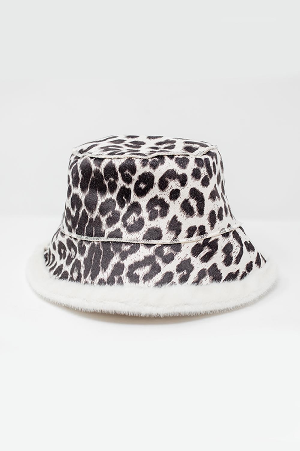 Sombrero de pescador con estampado de leopardo reversible color crema Sombrero de pescador con estampado de leopardo reversible color crema
