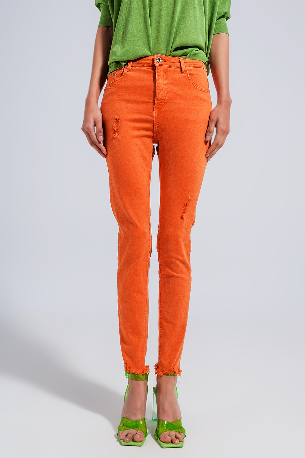 Vaqueros naranja de talle alto y corte pitillo Vaqueros naranja de talle alto y corte pitillo