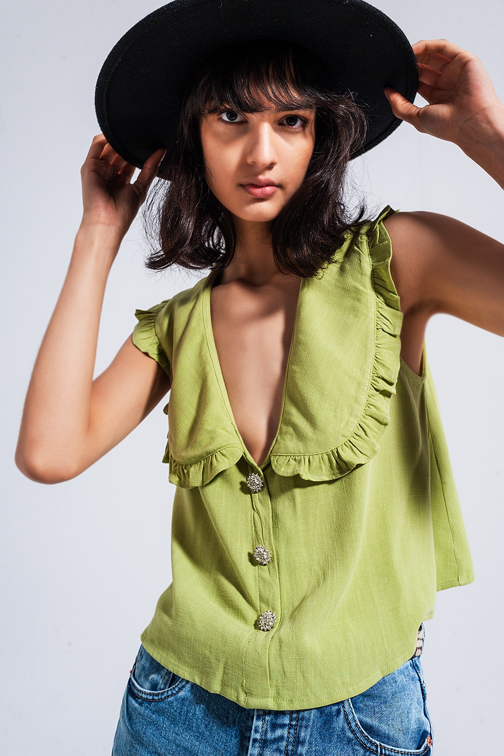 Top corto de corte amplio con cuello tipo babero verde Top corto de corte amplio con cuello tipo babero verde