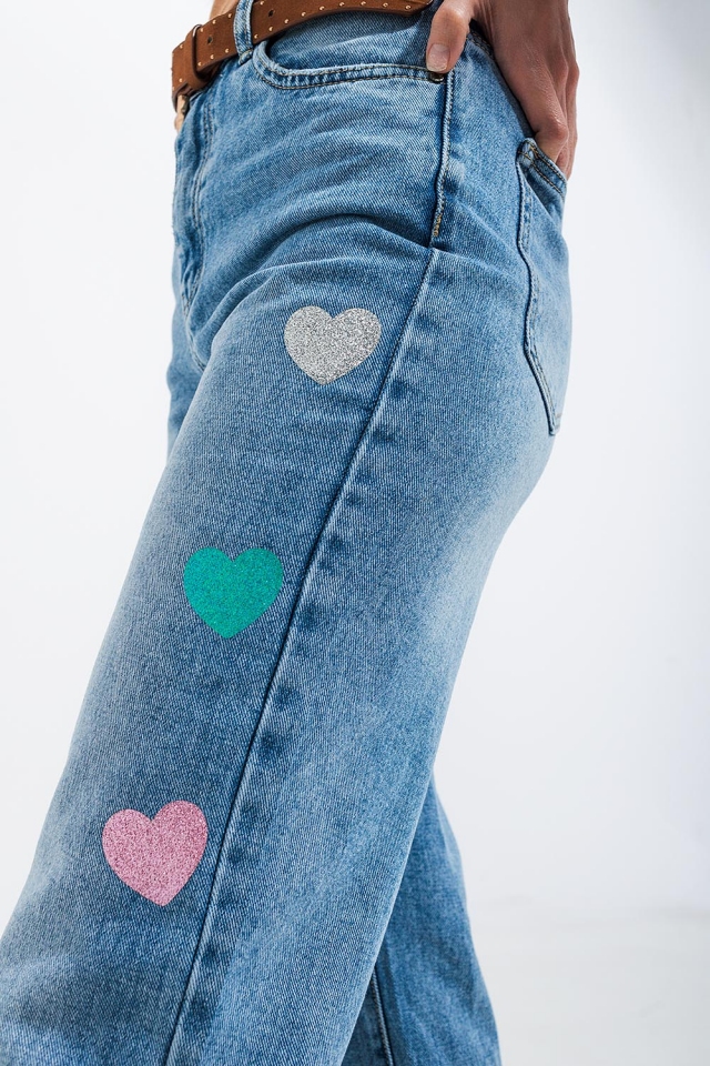 Jeans met hoge taille en rechte pijpen met hartprint in mid wash