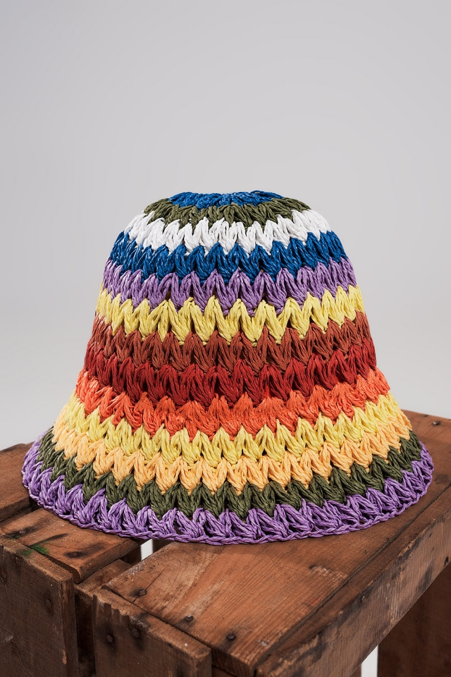 Stroh Anglerhut mit Häkel Design in Regenbogenfarben