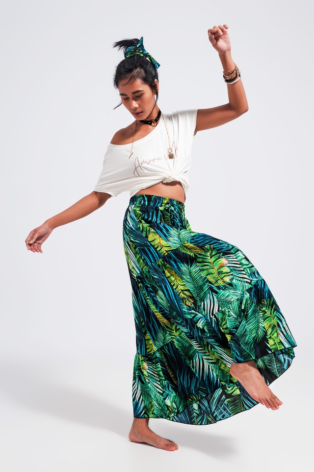 Falda larga verde escalonada con estampado tropical