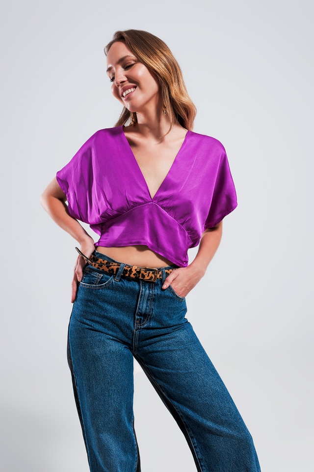Short sleeve cropped satin top in fuchsia