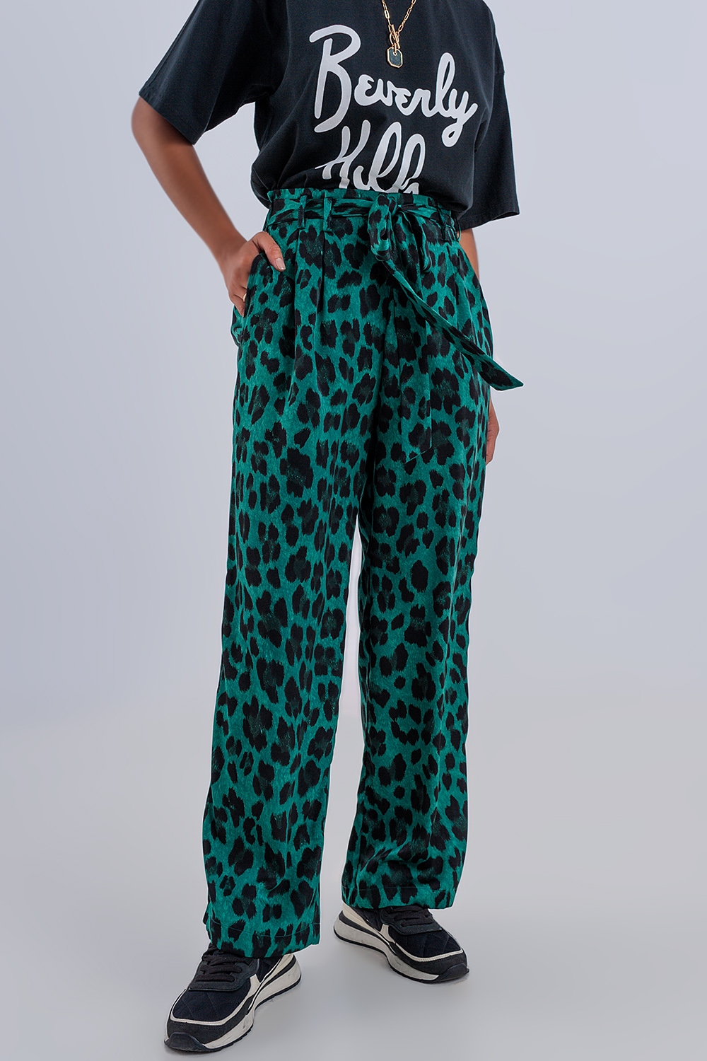 Pantalones de pernera ancha con estampado de leopardo en verde