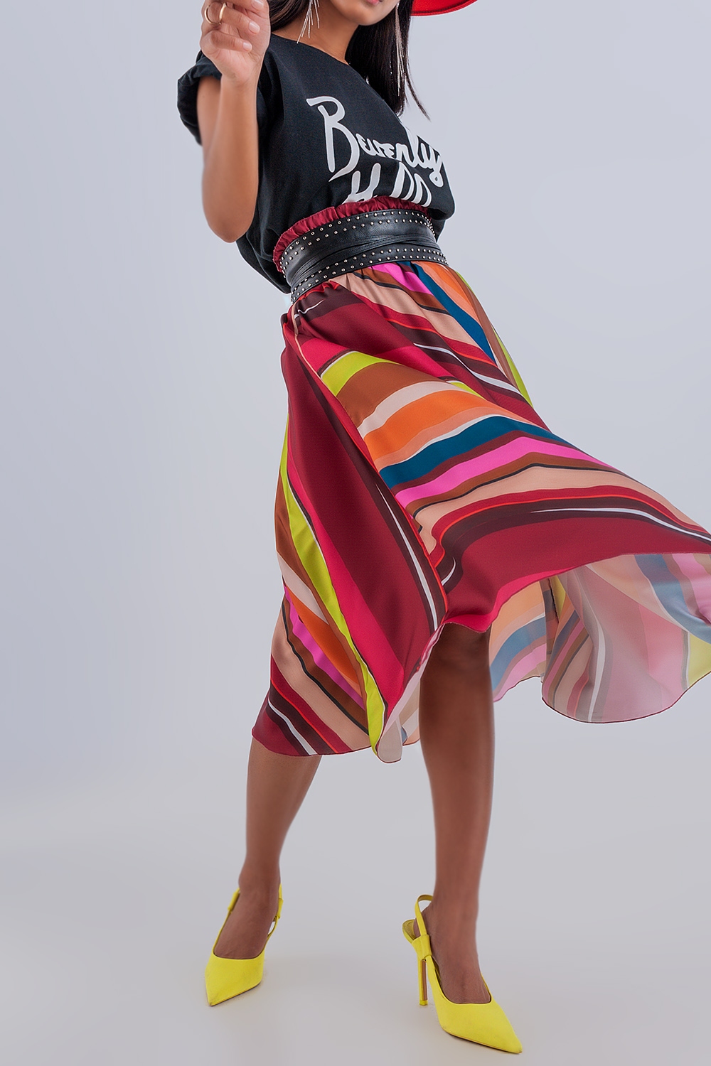 Falda midi fucsia con cinturilla elástica Falda midi fucsia con cinturilla elástica