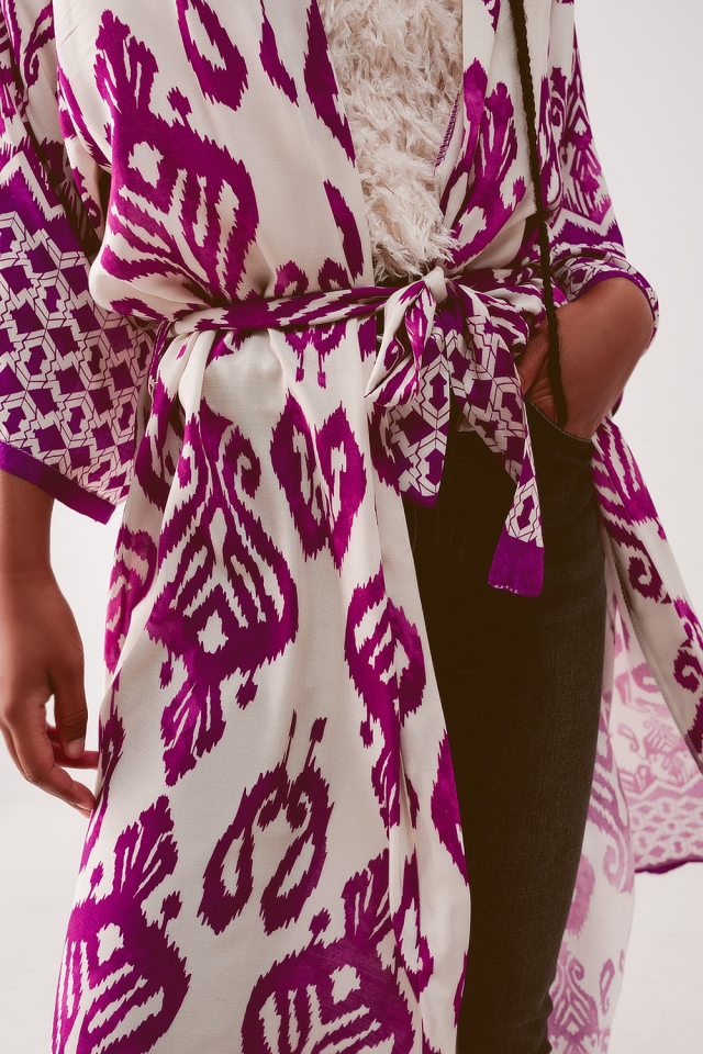 Kimono largo con estampado geométrico morado