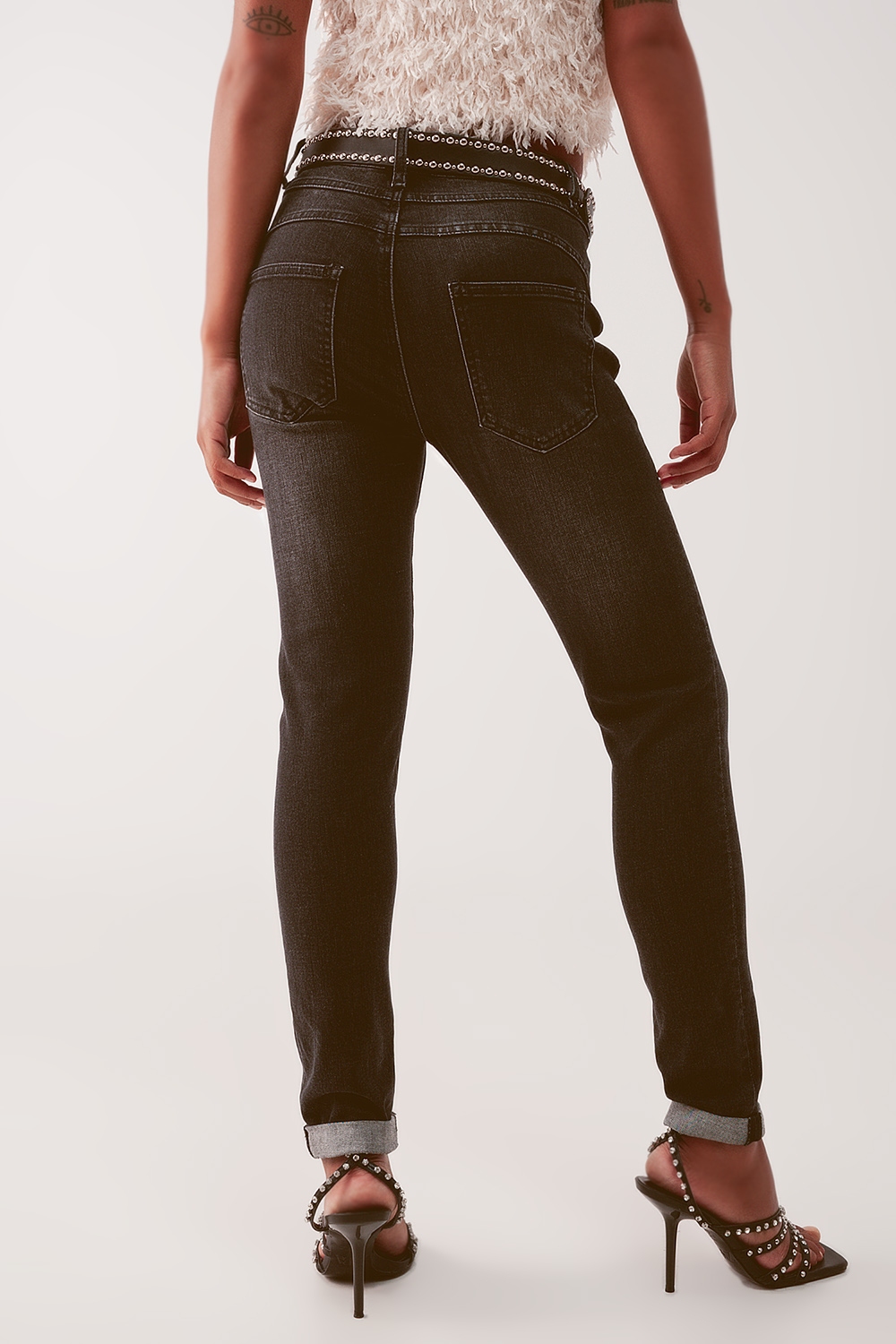 Vaqueros skinny en negro deslavado con cintura alta Vaqueros skinny en negro deslavado con cintura alta