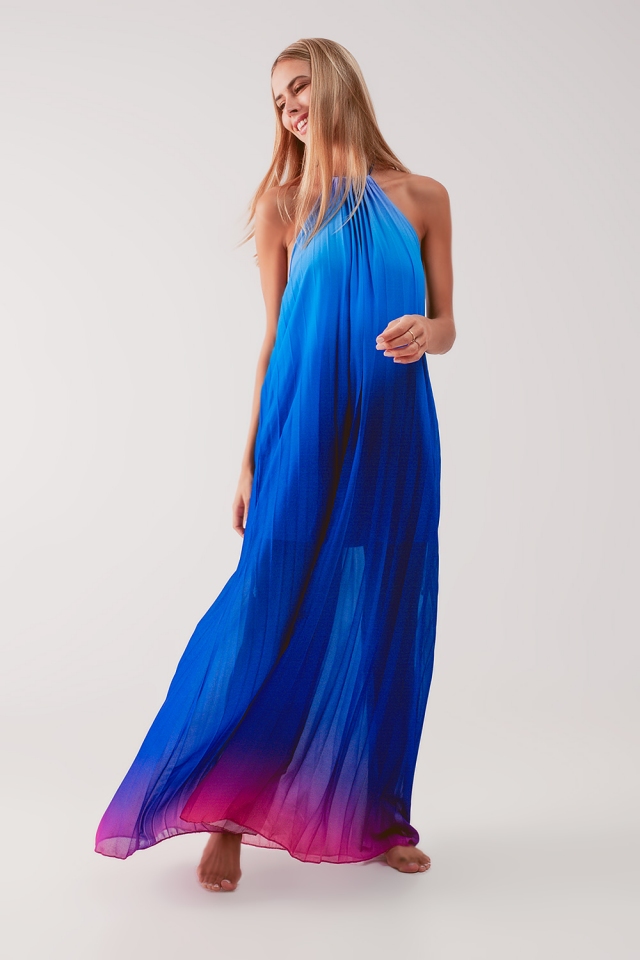 Vestido maxi de pescoço alto plissado com gradiente de cor azul