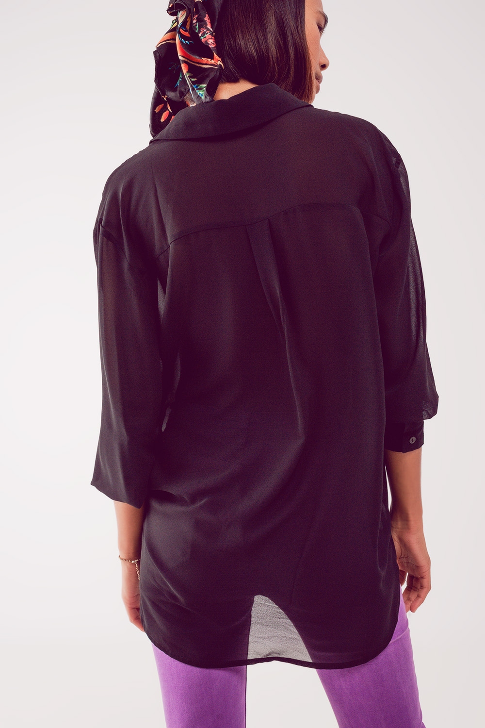 Camisa negra de chif&oacute;n transparente