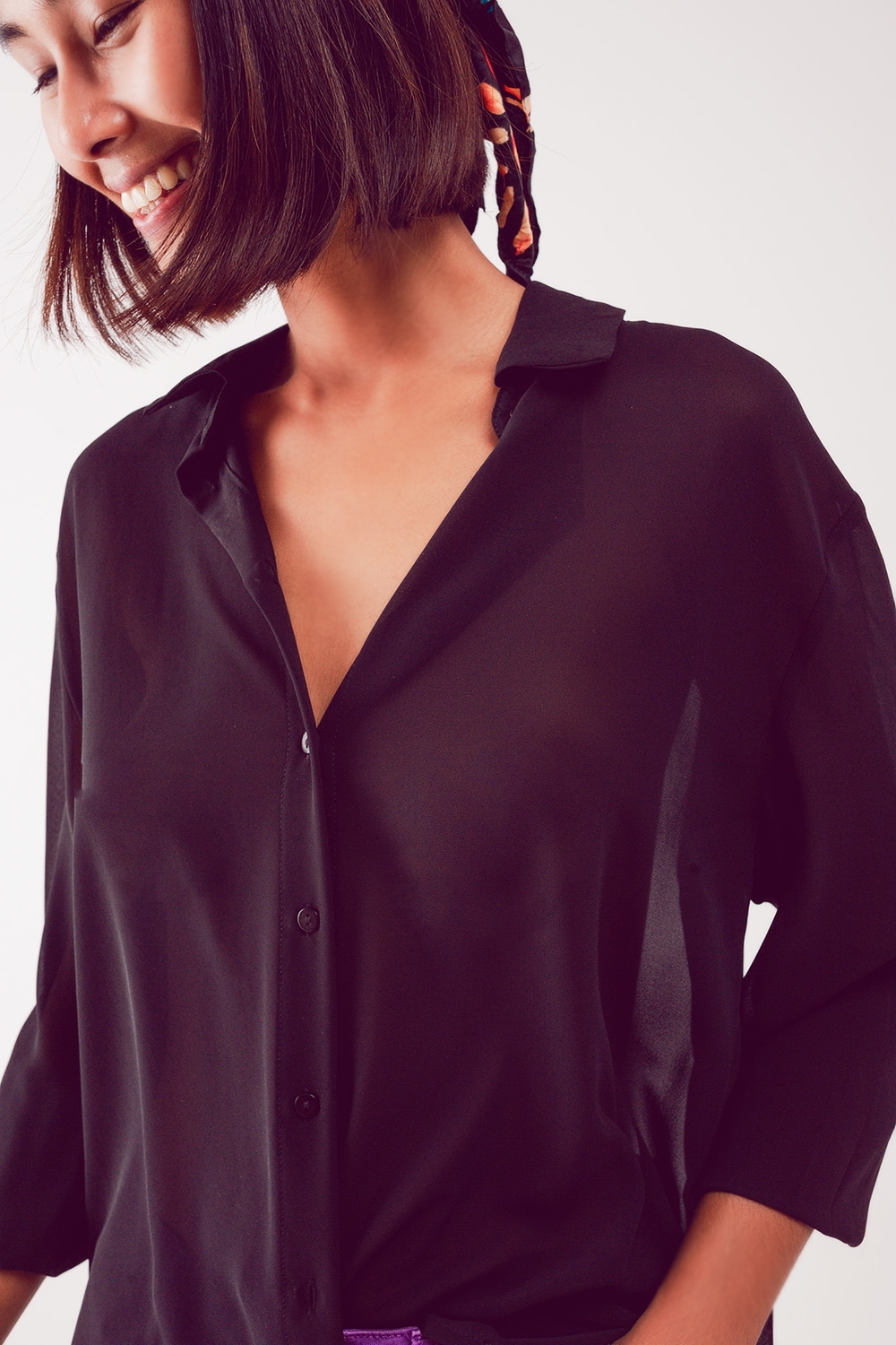 Camisa negra de chif&oacute;n transparente