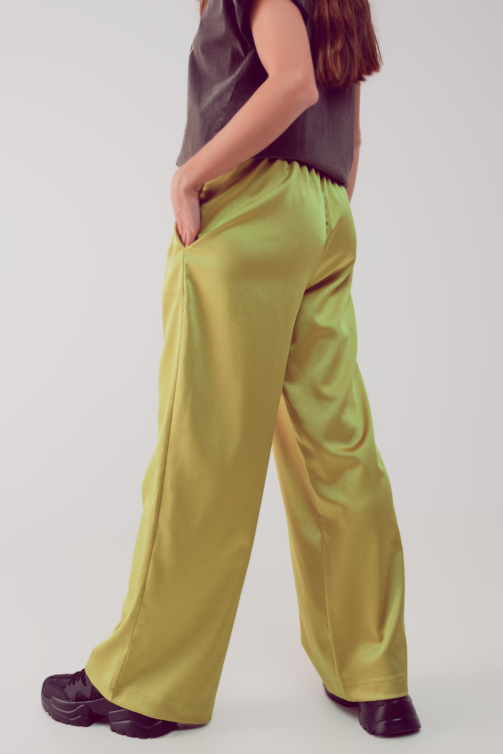 Pantalones lima de pernera ancha de satén Pantalones lima de pernera ancha de satén