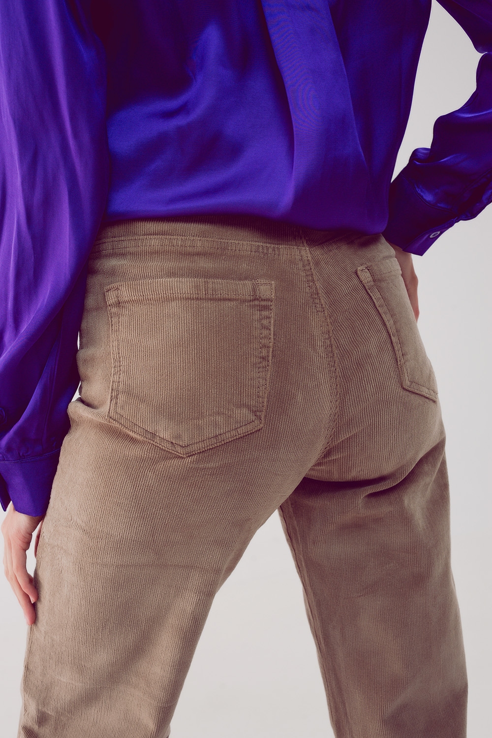 Pantalones capri beige de pana Pantalones capri beige de pana