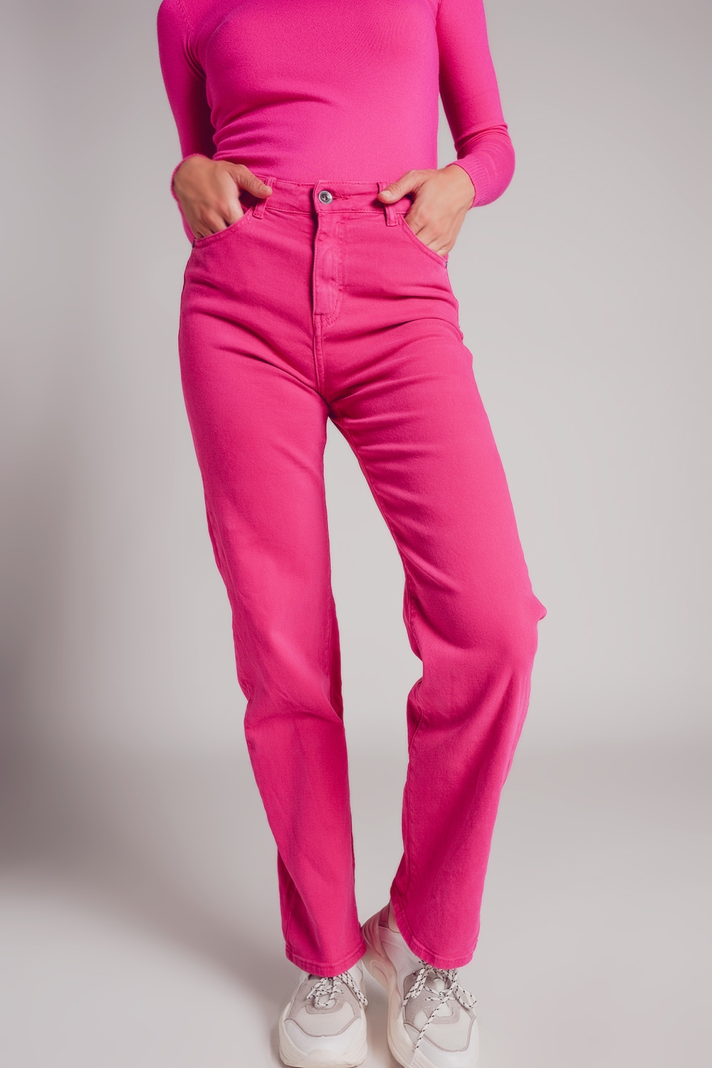 Vaqueros mom fucsia de tiro alto y corte holgado Vaqueros mom fucsia de tiro alto y corte holgado