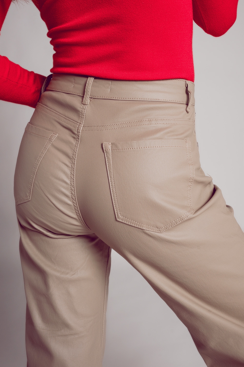 Pantalones beige de pernera ancha de cuero sintético Pantalones beige de pernera ancha de cuero sintético