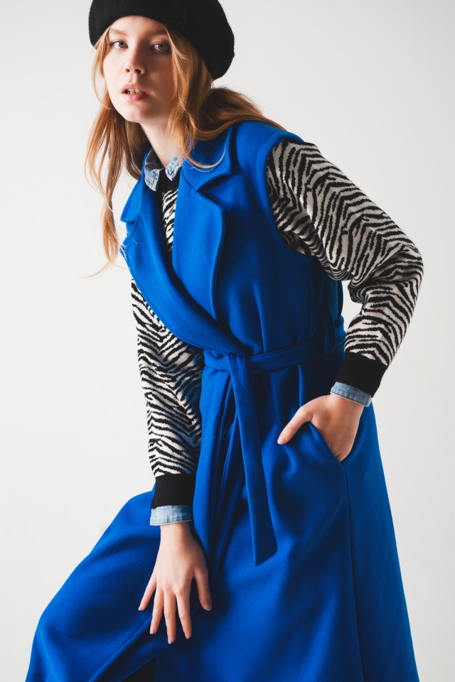 Bodywarmer met lange pasvorm en ceintuur in blauw