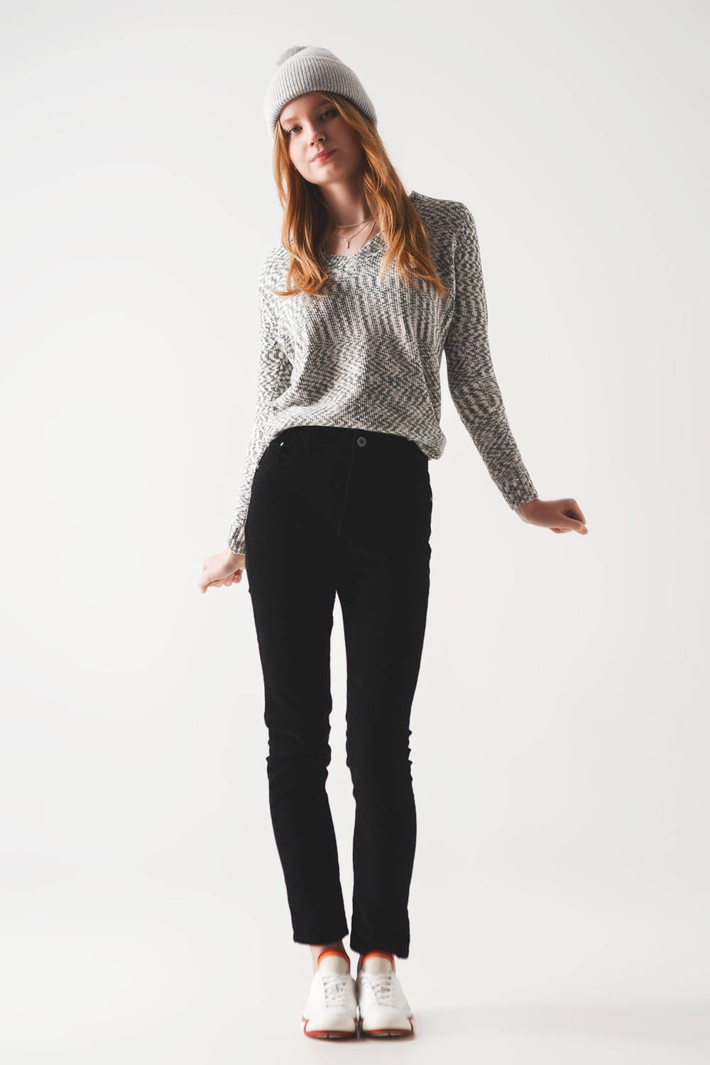 Pantalon negro corte pitillo de pana Pantalon negro corte pitillo de pana