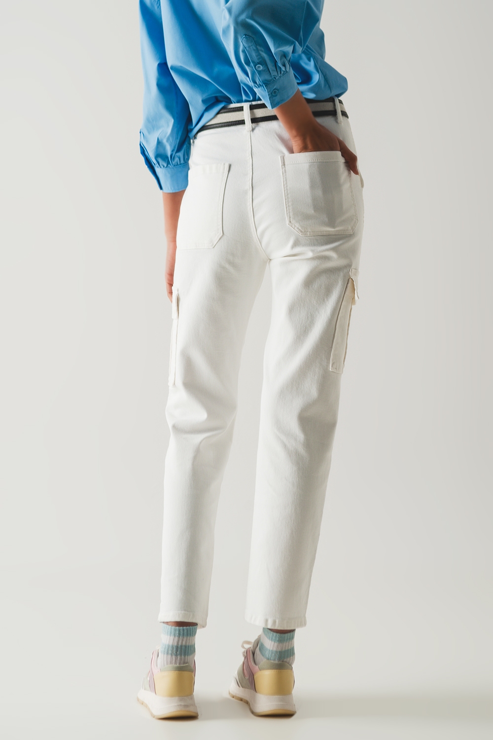 Pantalones estilo cargo en blanco Pantalones estilo cargo en blanco