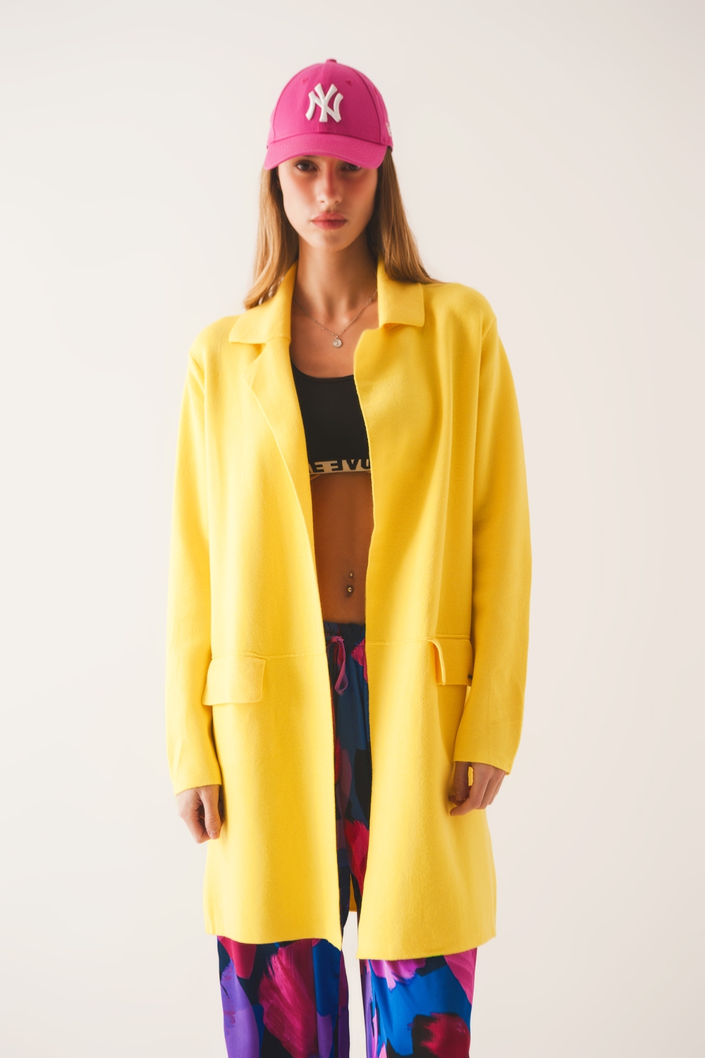 Cardigan extra grande en amarillo con solapas