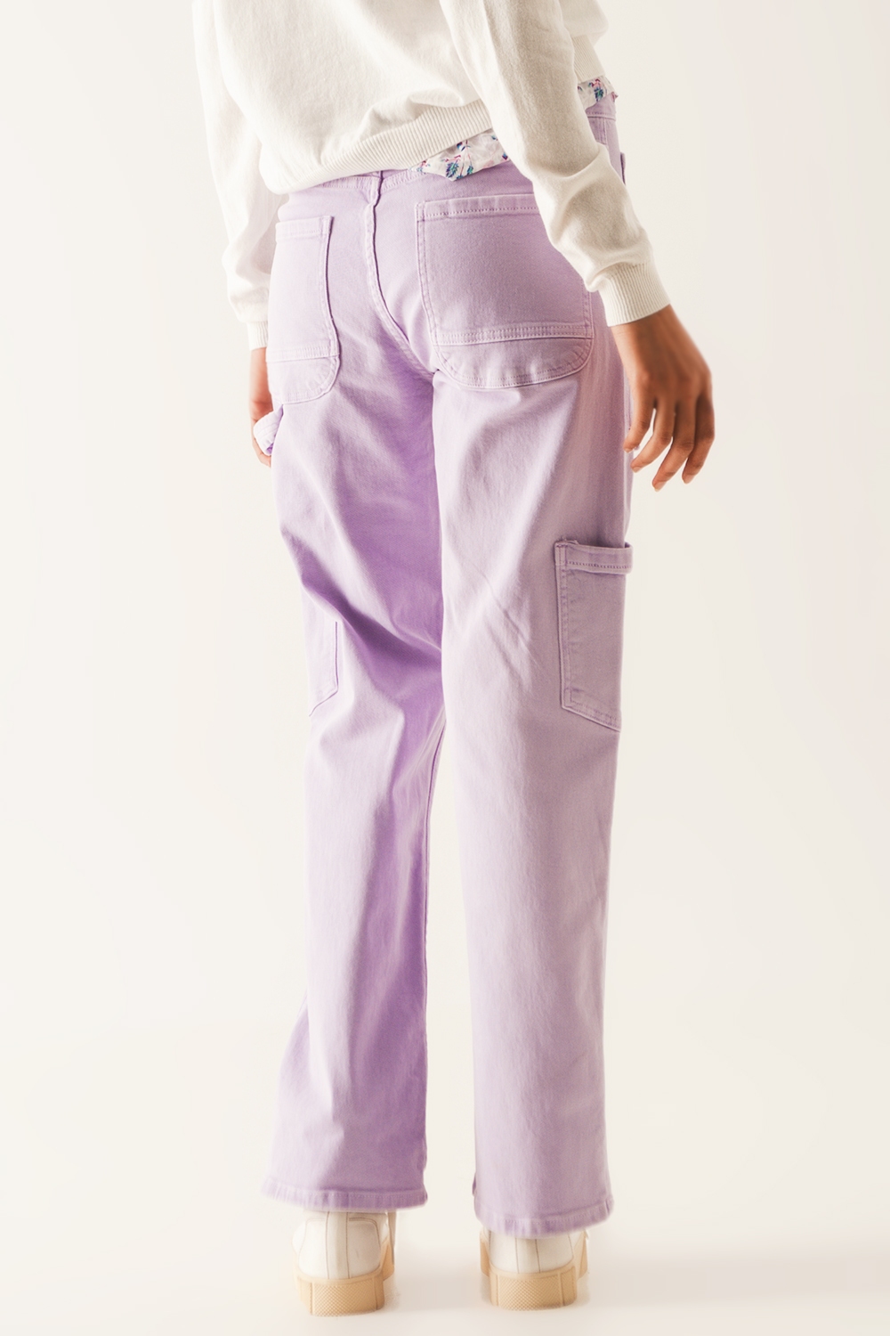 Pantalones cargo en morado Pantalones cargo en morado