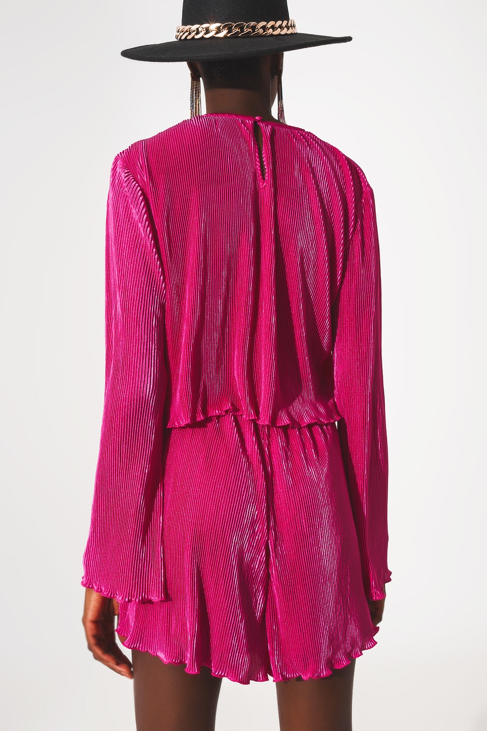 Top corto con cuello redondo plisado en fucsia Top corto con cuello redondo plisado en fucsia