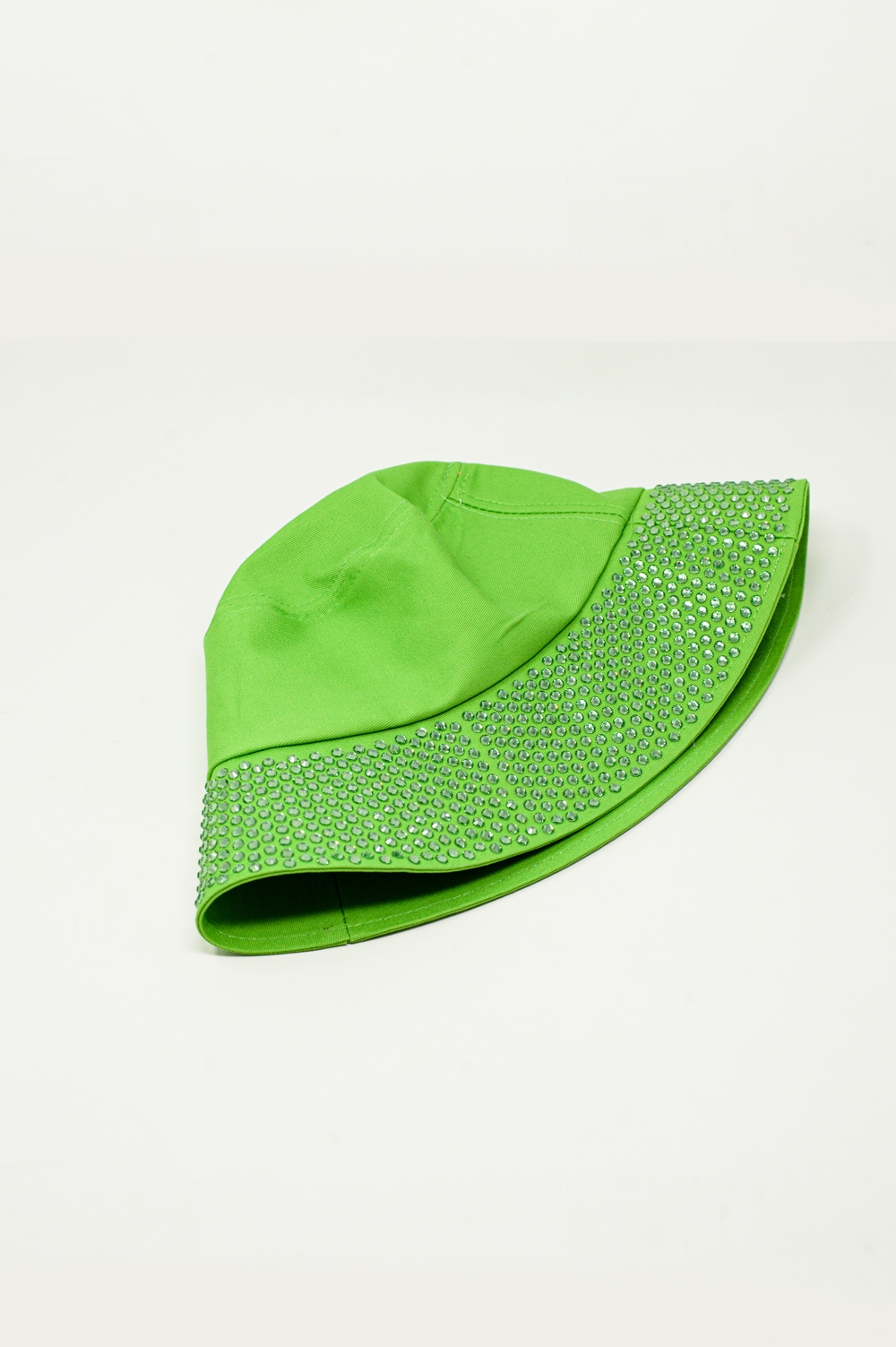 Sombrero con Detalle de Strass en Verde Sombrero con Detalle de Strass en Verde