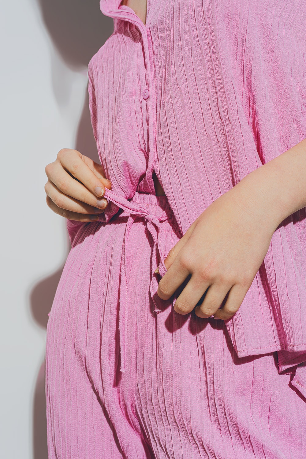 Camisa suelta texturizada en rosa