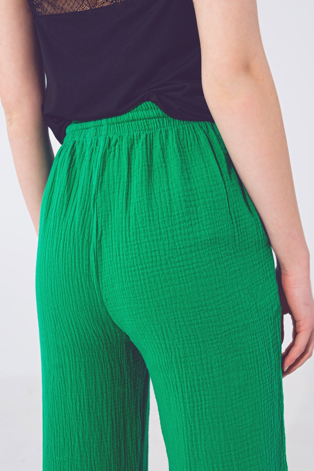 Pantalón Texturizado de Corte Holgado en Verde Pantalón Texturizado de Corte Holgado en Verde