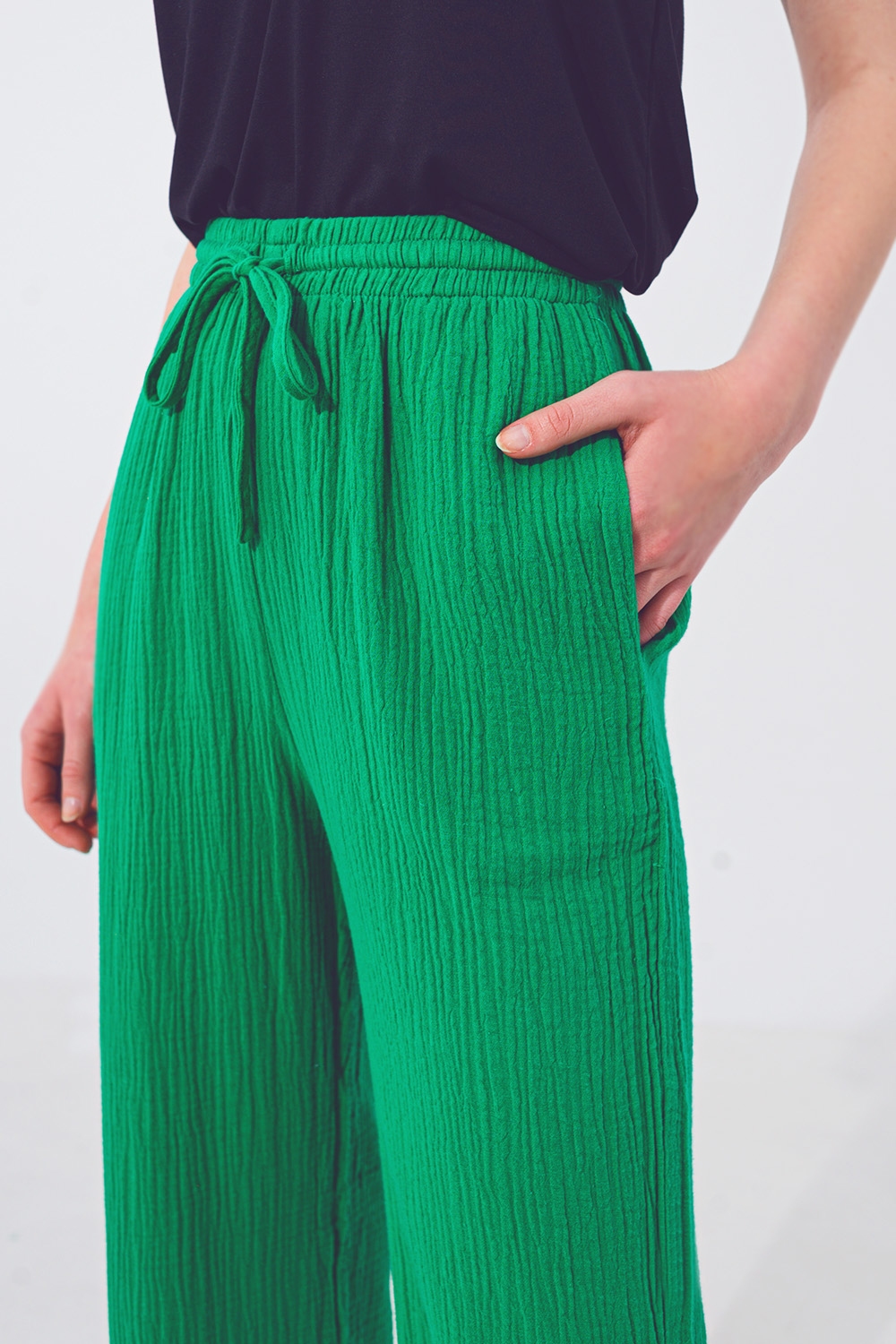 Pantalón Texturizado de Corte Holgado en Verde Pantalón Texturizado de Corte Holgado en Verde