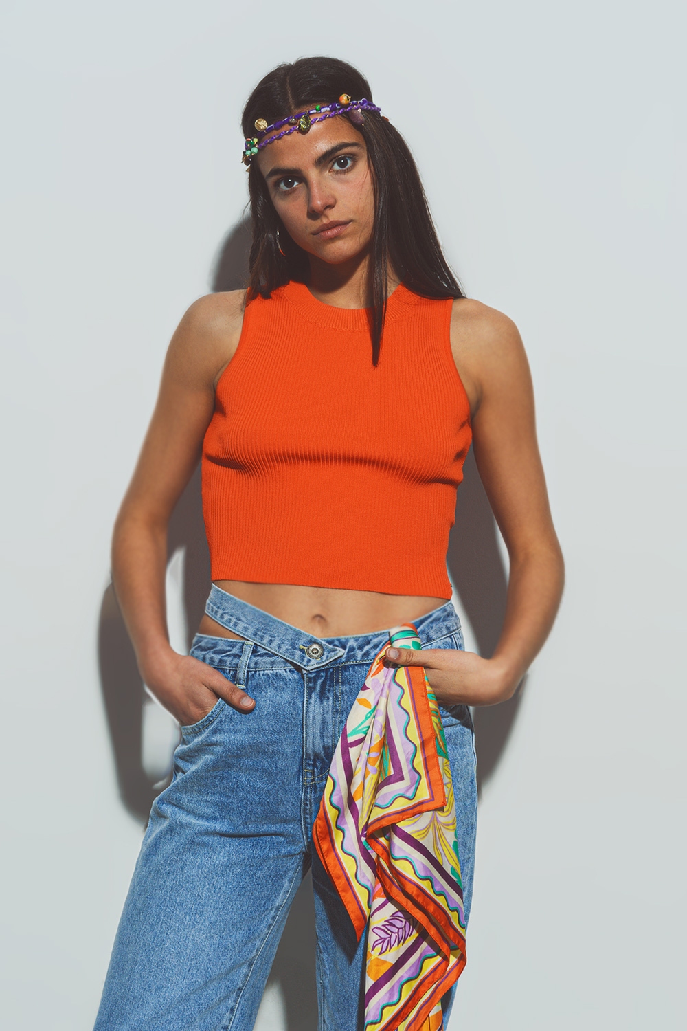 Sueter sin mangas corta en naranja