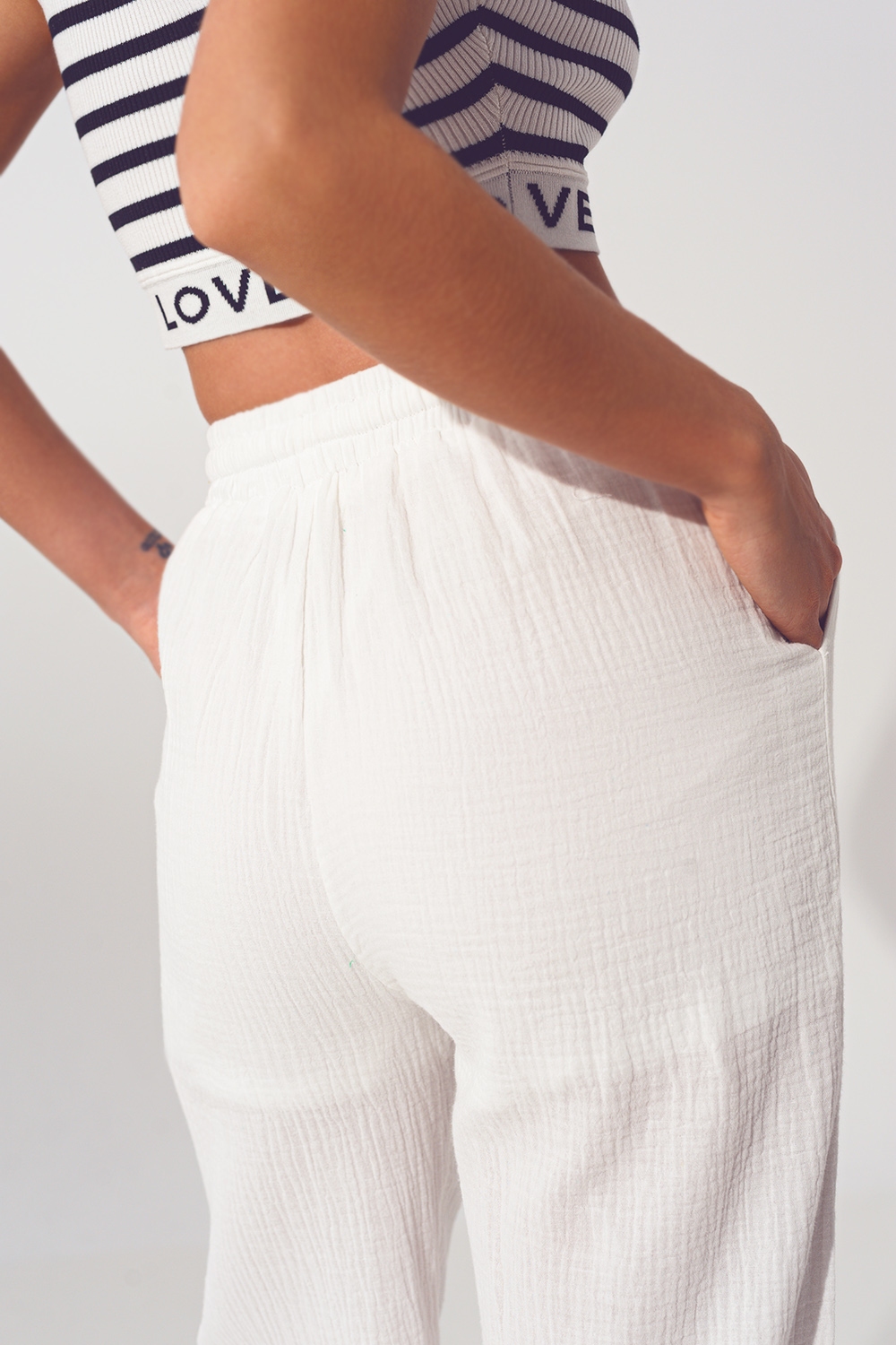 Pantalón Ancho Texturizado en Blanco Pantalón Ancho Texturizado en Blanco