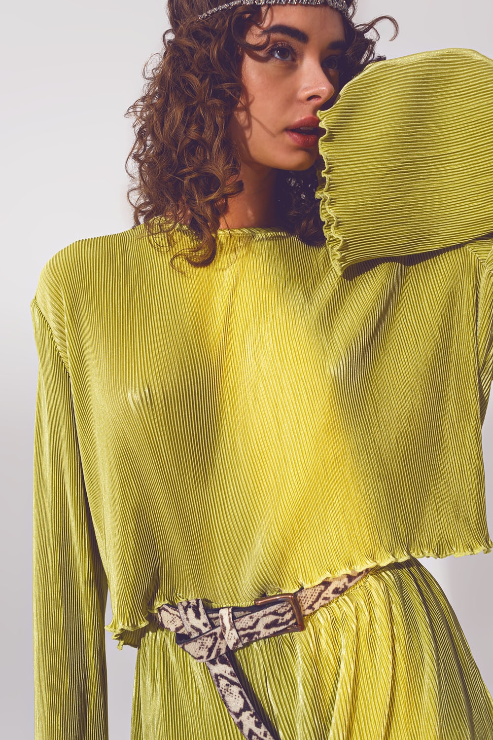 Crop Top plisado de cuello redondo en verde