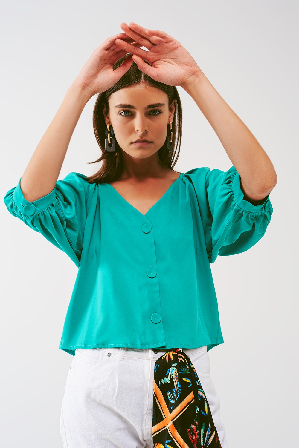 Camisa corta con botones en verde