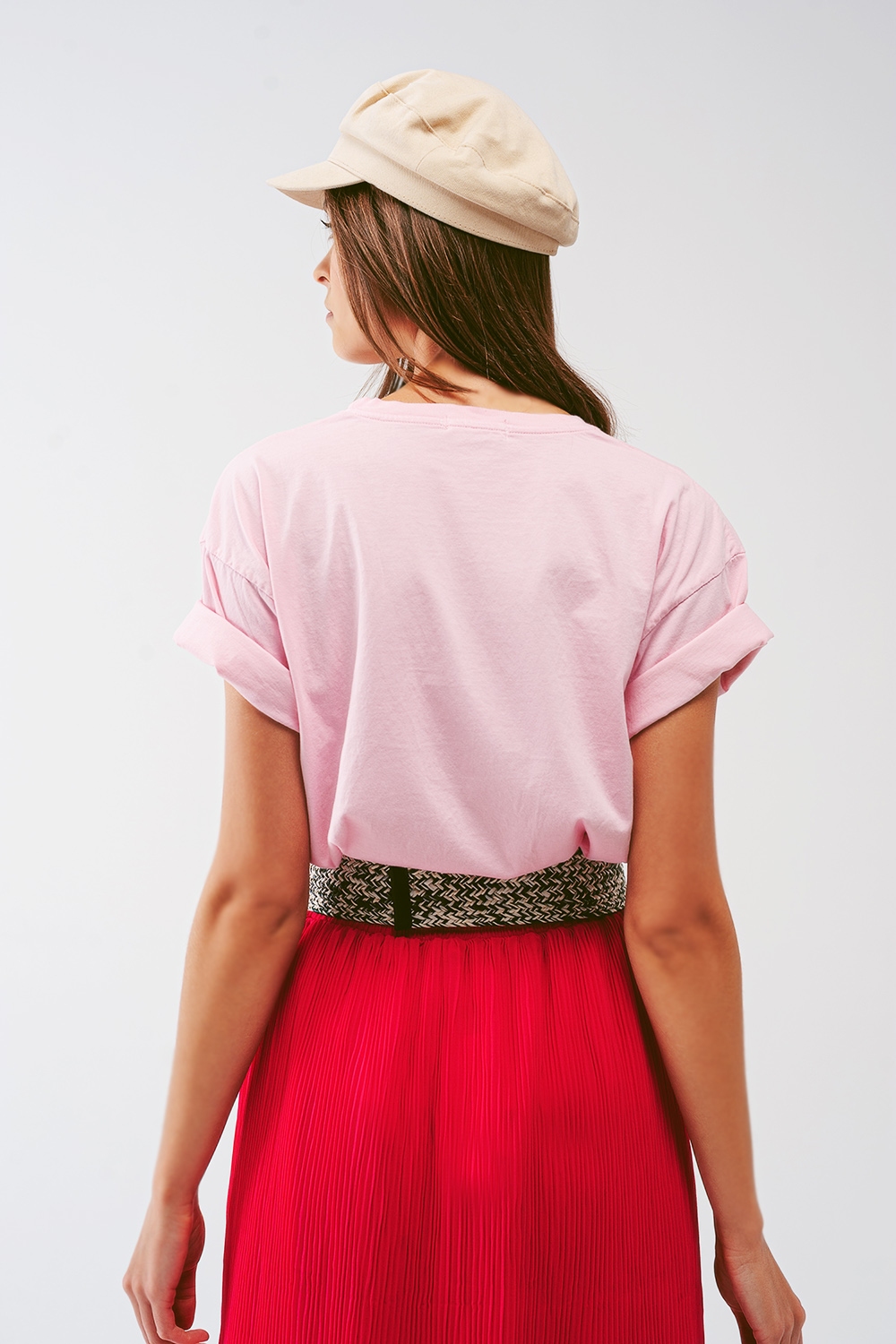 Camiseta con texto Here Comes The Sun en rosa