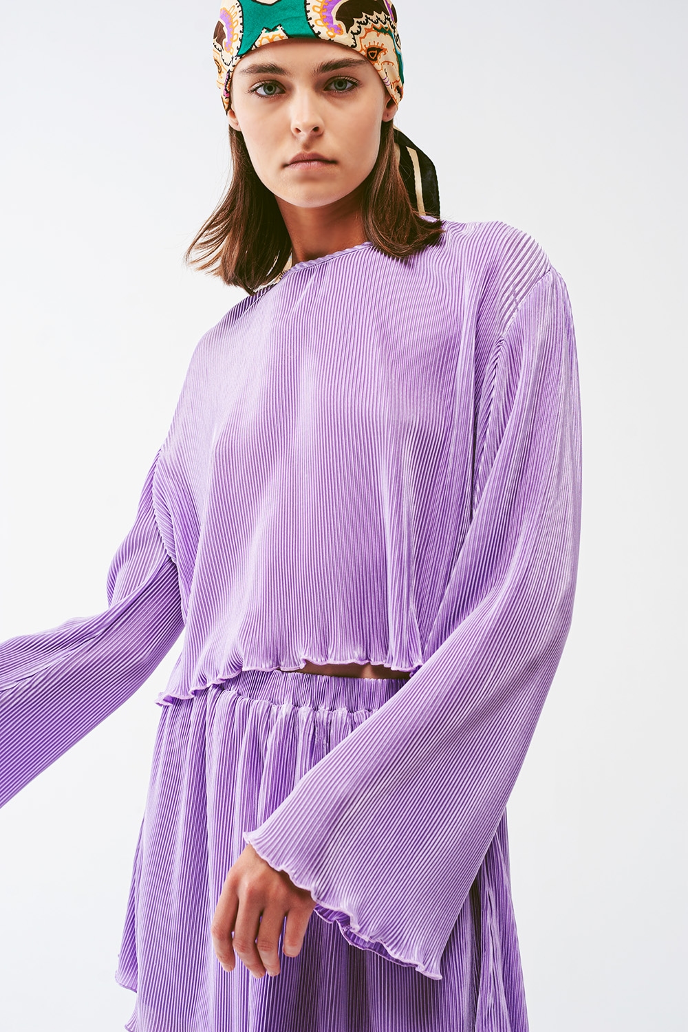 Crop Top plisado con cuello redondo en lila Crop Top plisado con cuello redondo en lila