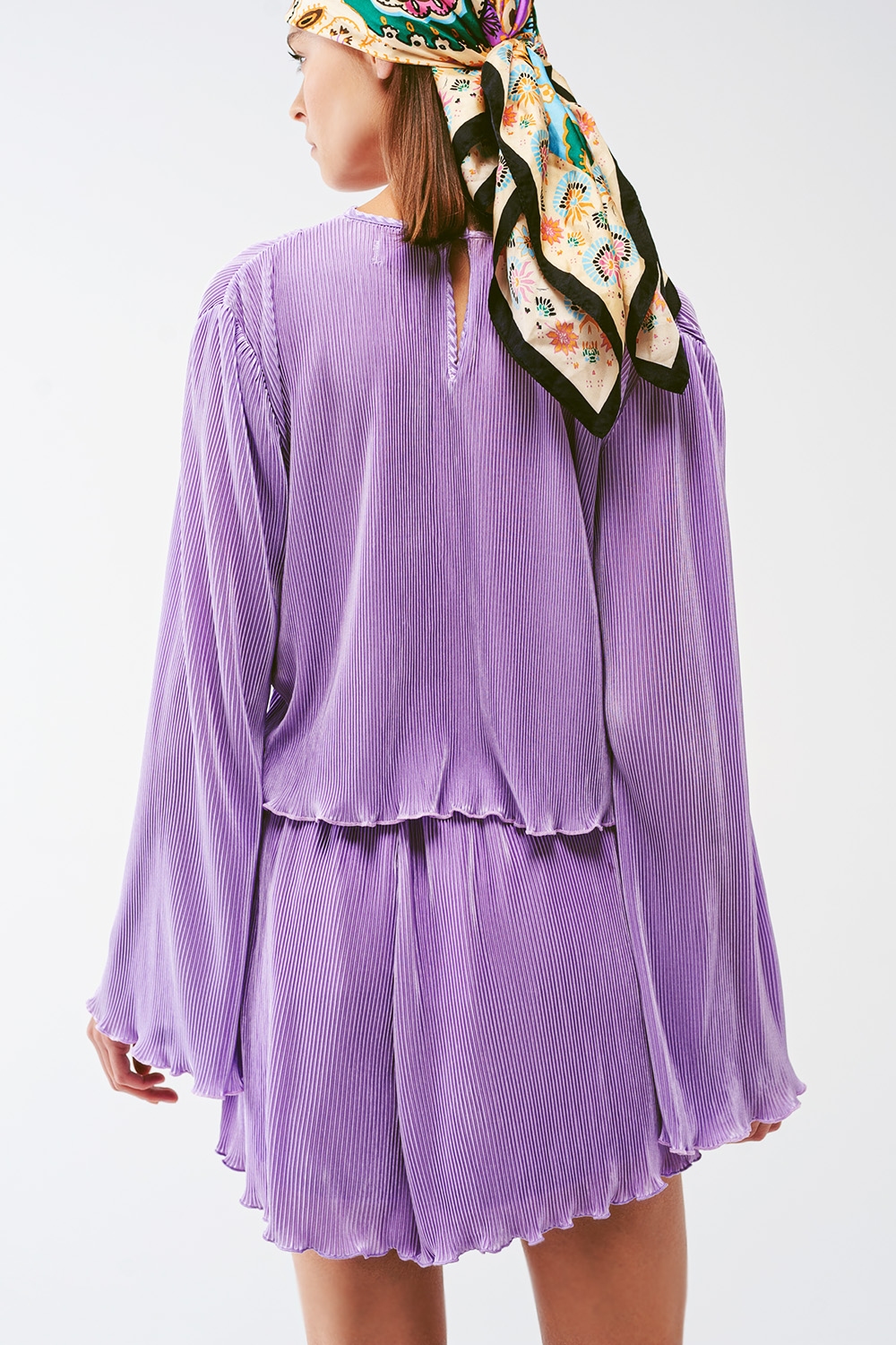 Crop Top plisado con cuello redondo en lila Crop Top plisado con cuello redondo en lila
