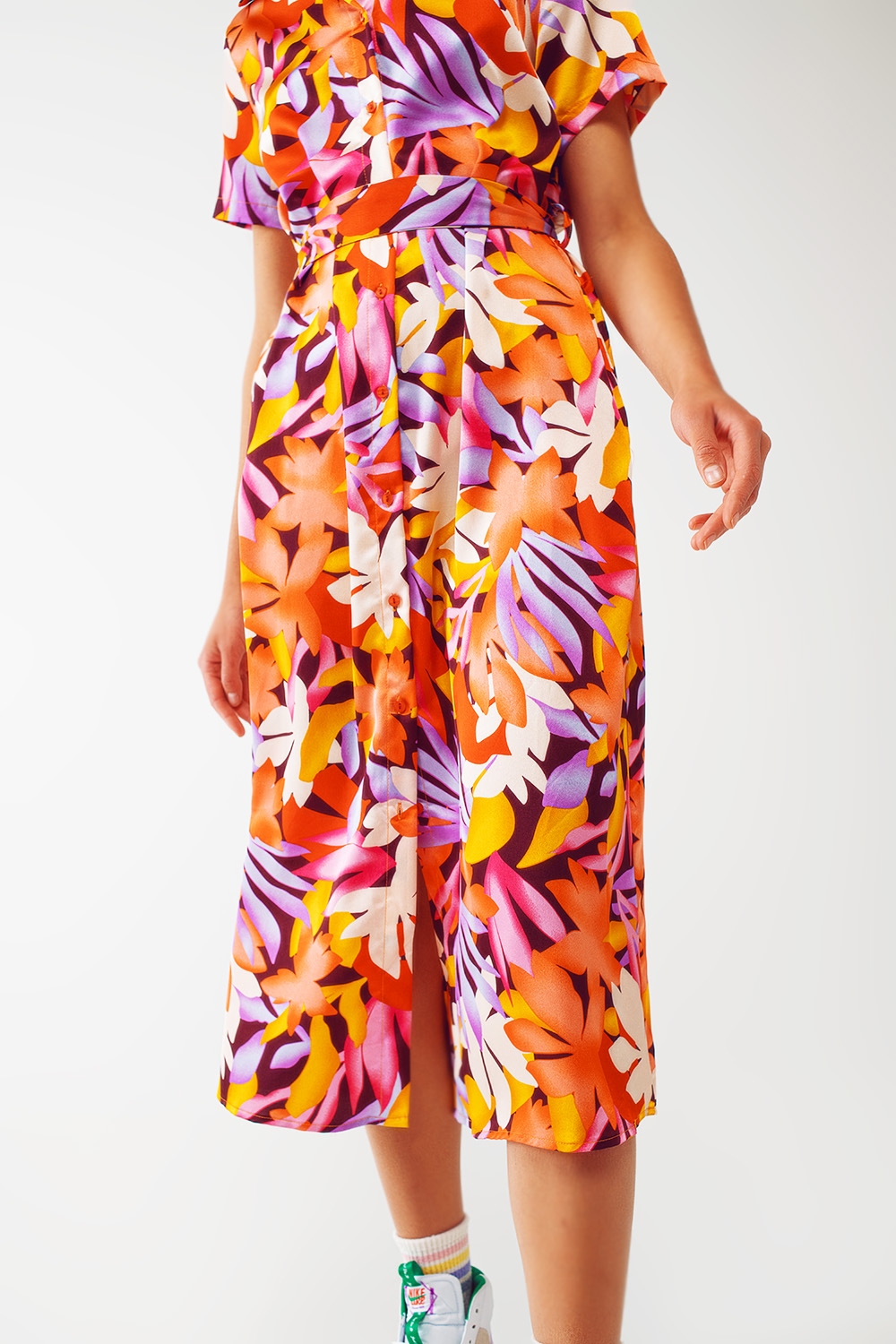 Vestido midi estampado floral en multicolor Vestido midi estampado floral en multicolor