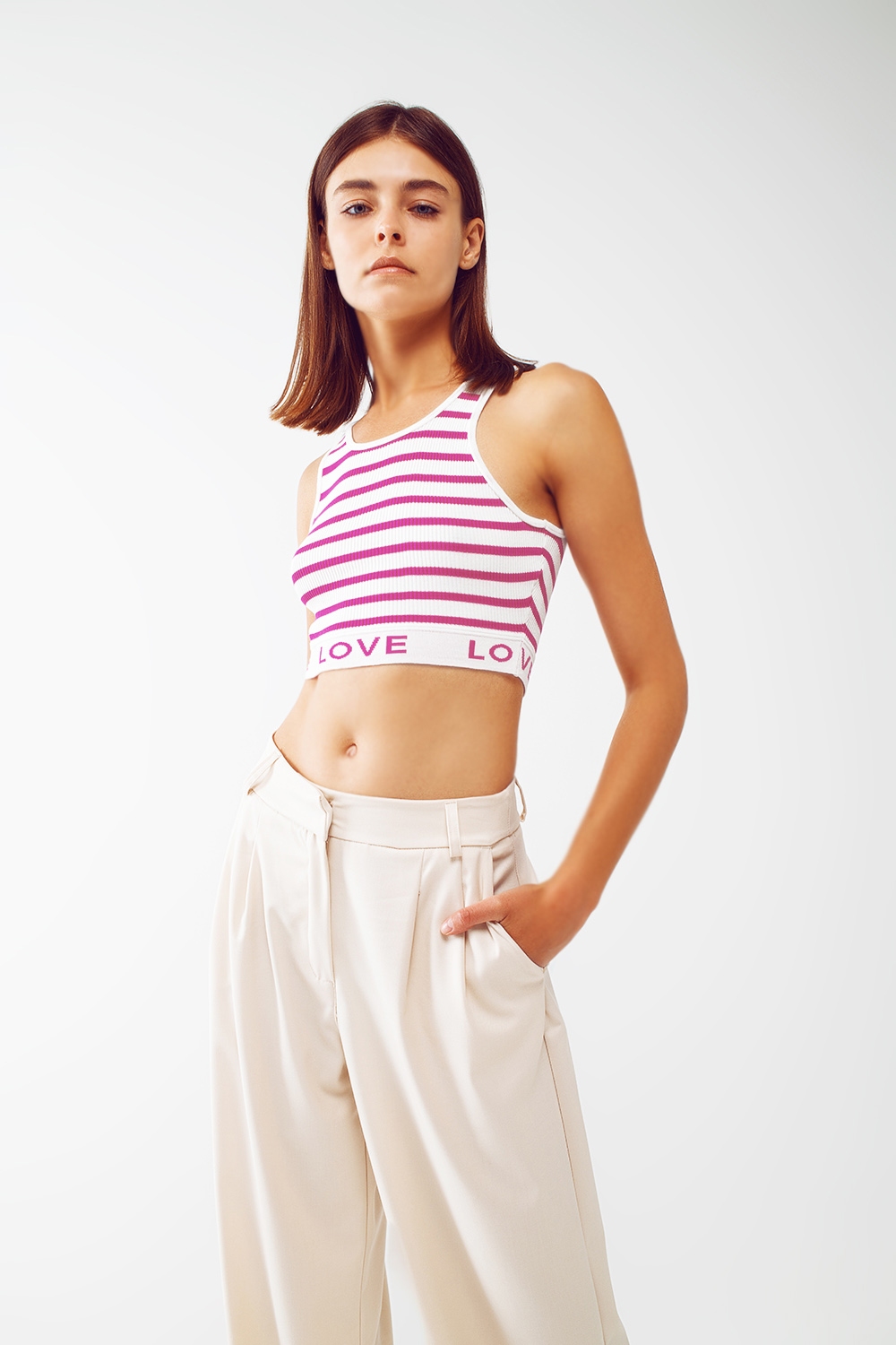 Top corto a rayas con texto Love en rosa Top corto a rayas con texto Love en rosa