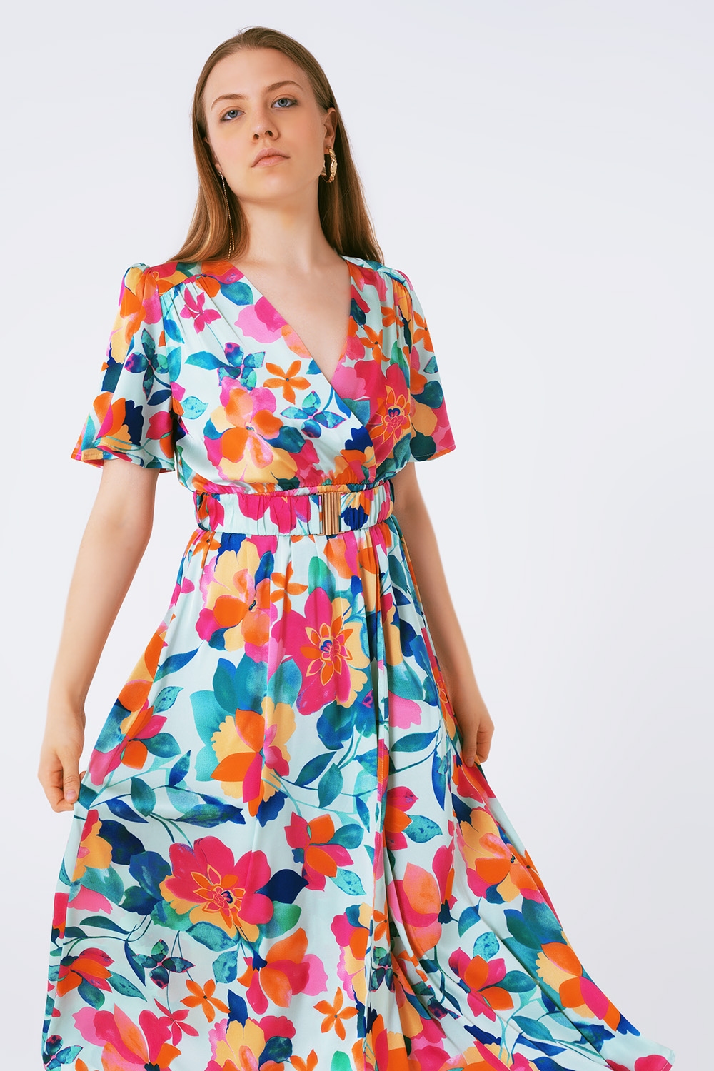 vestido largo de sat&eacute;n suave con cintur&oacute;n y estampado de flores