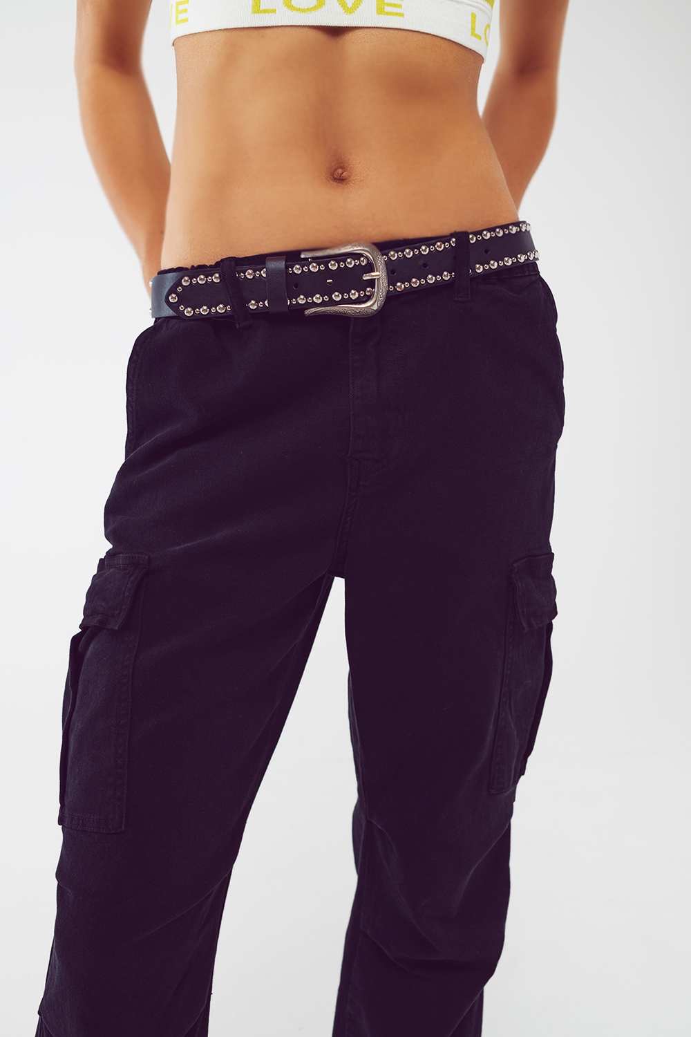 Pantalones cargo con extremos de borla en negro Pantalones cargo con extremos de borla en negro