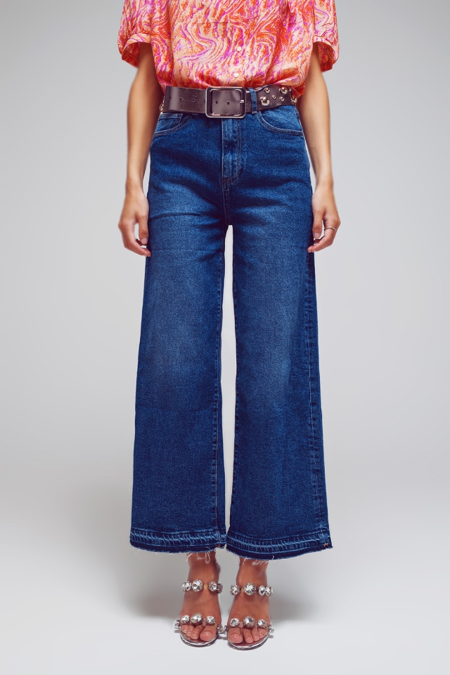 Weite Jeans mit Saumdetail in mittlerer Waschung