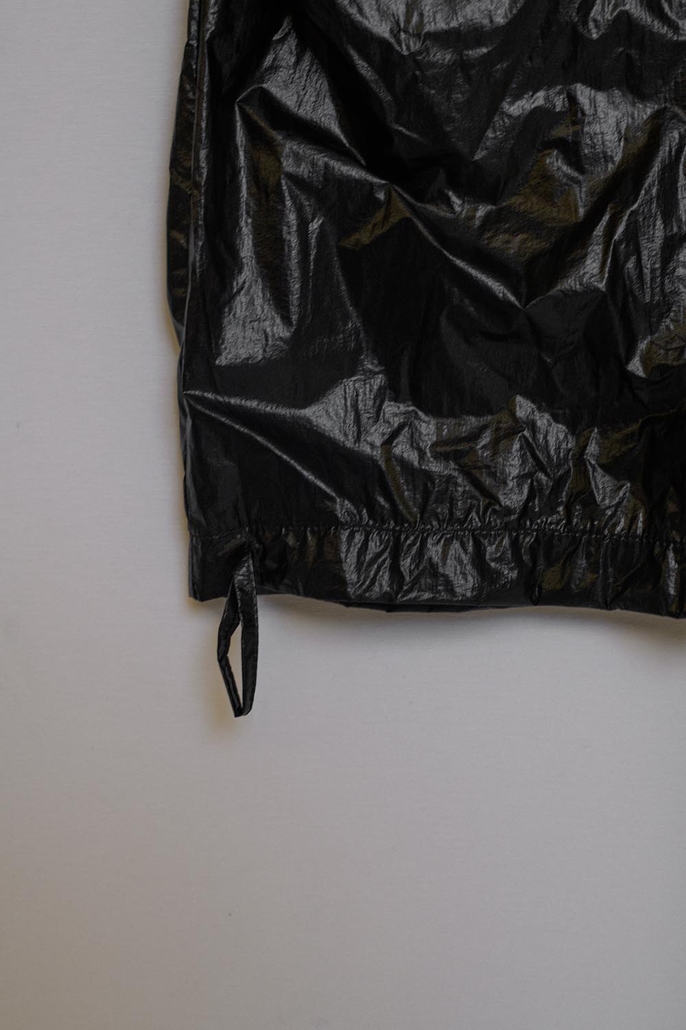 Pantalones metálicos oversized negros de paracaídas Pantalones metálicos oversized negros de paracaídas