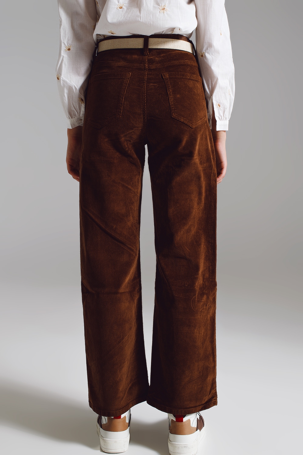 Pantalones capri marron de pana Pantalones capri marron de pana