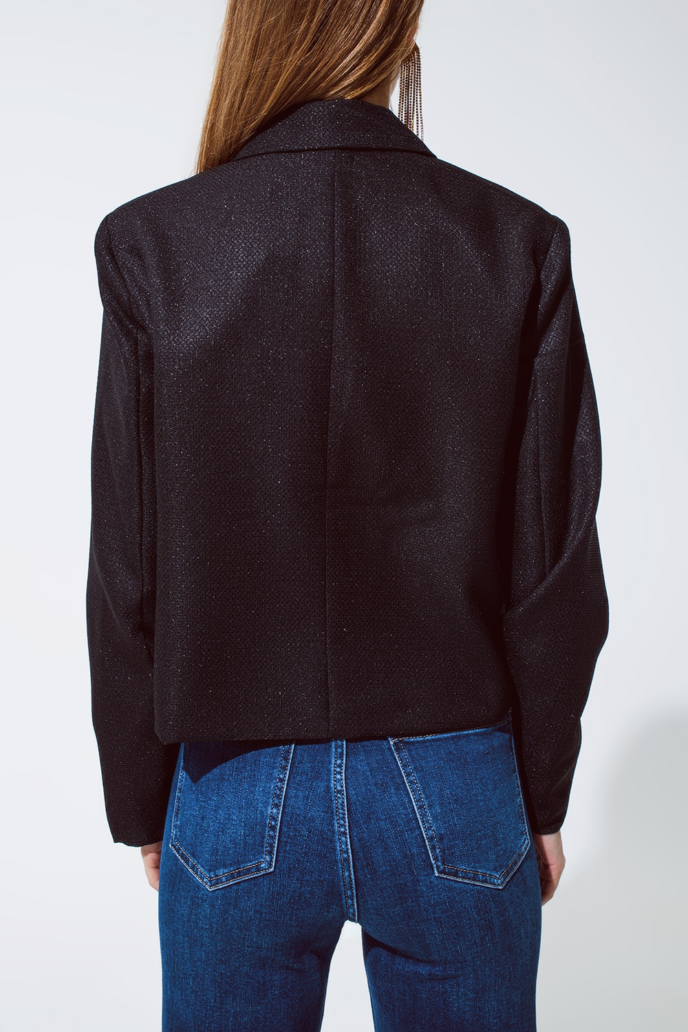 Blazer corto y holgado con diseño de vichy y detalles metálicos en negro Blazer corto y holgado con diseño de vichy y detalles metálicos en negro