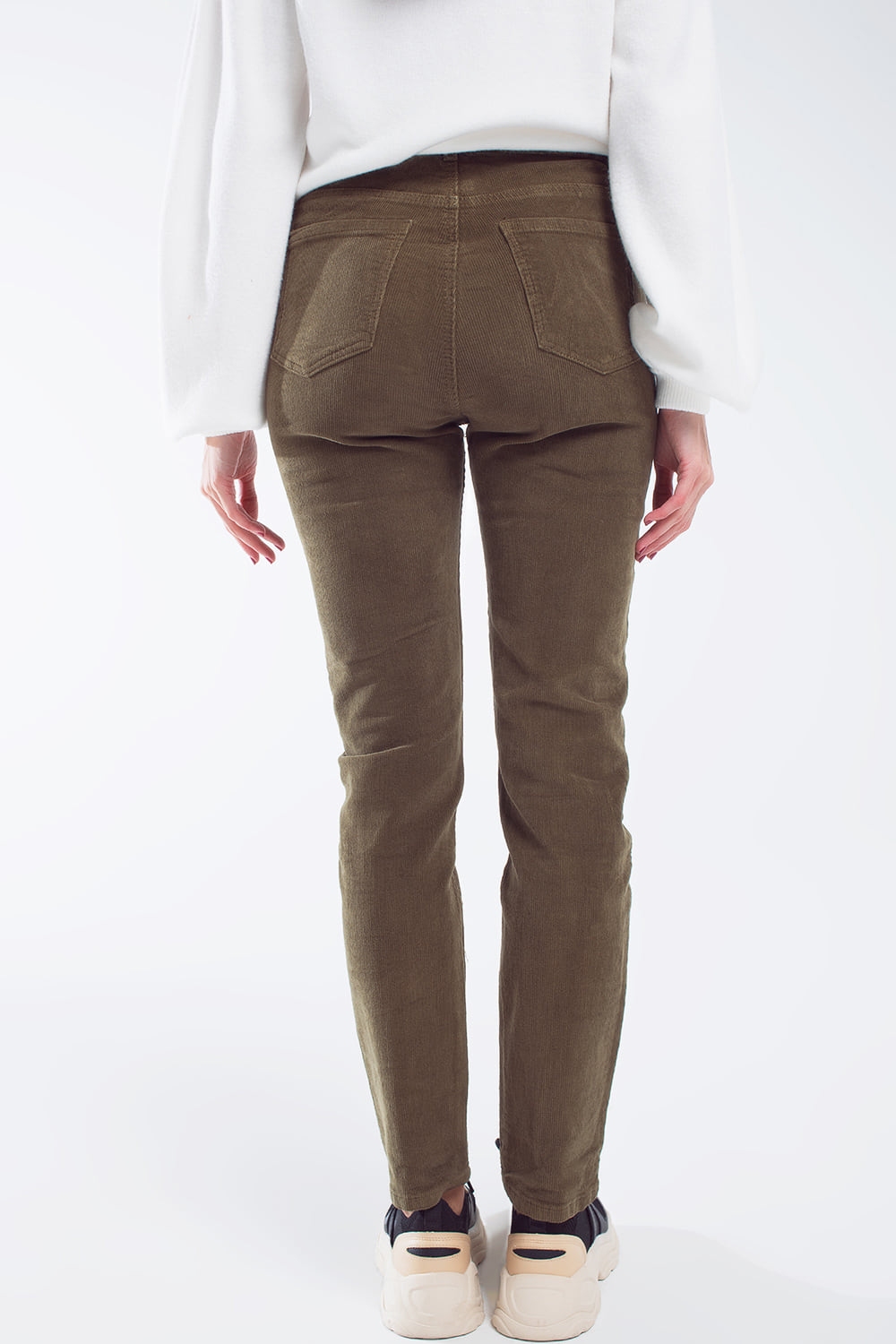 Pantalón pitillo de pana en verde oliva Pantalón pitillo de pana en verde oliva