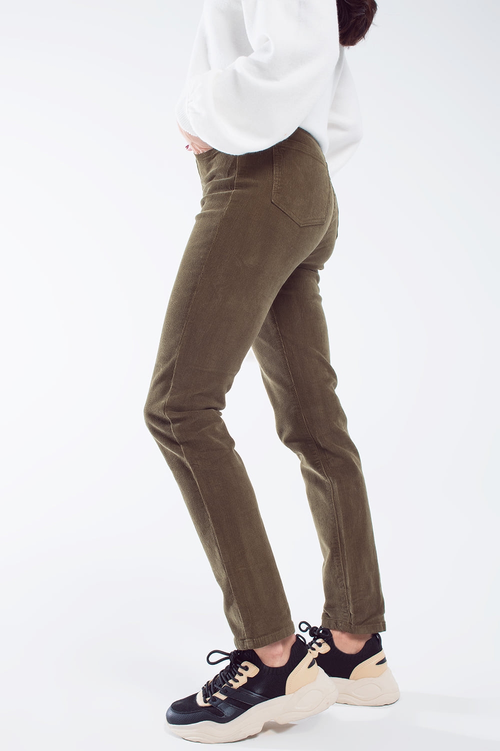 Pantalón pitillo de pana en verde oliva Pantalón pitillo de pana en verde oliva