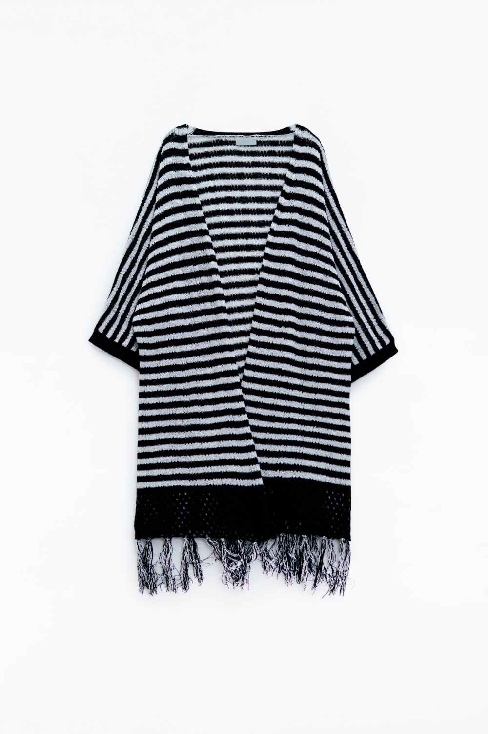Rebeca Negra Estilo Boho Con Punto Pointelle A Rayas Y Detalles De Flecos