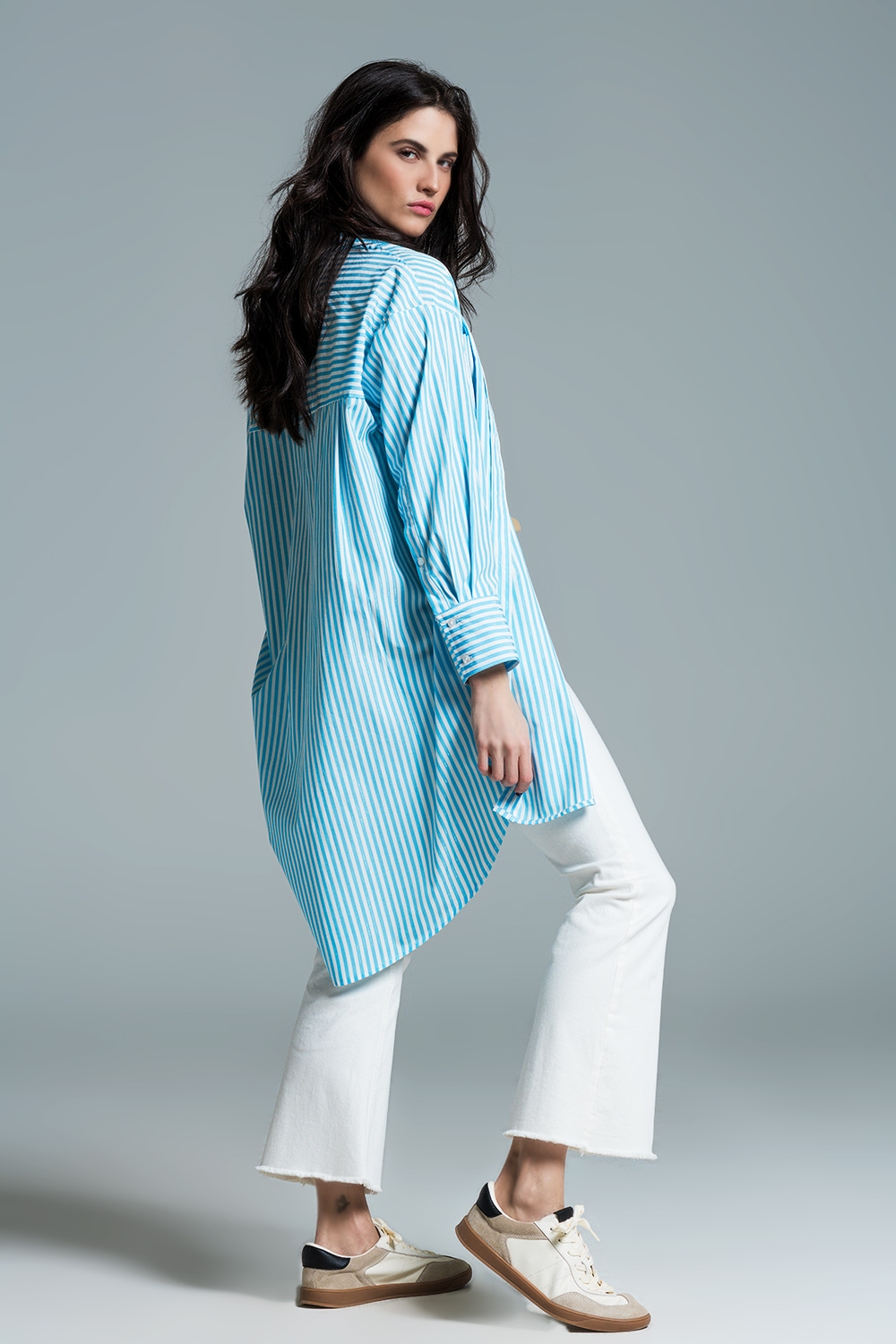 Blusa oversize azul claro con rayas blancas Blusa oversize azul claro con rayas blancas