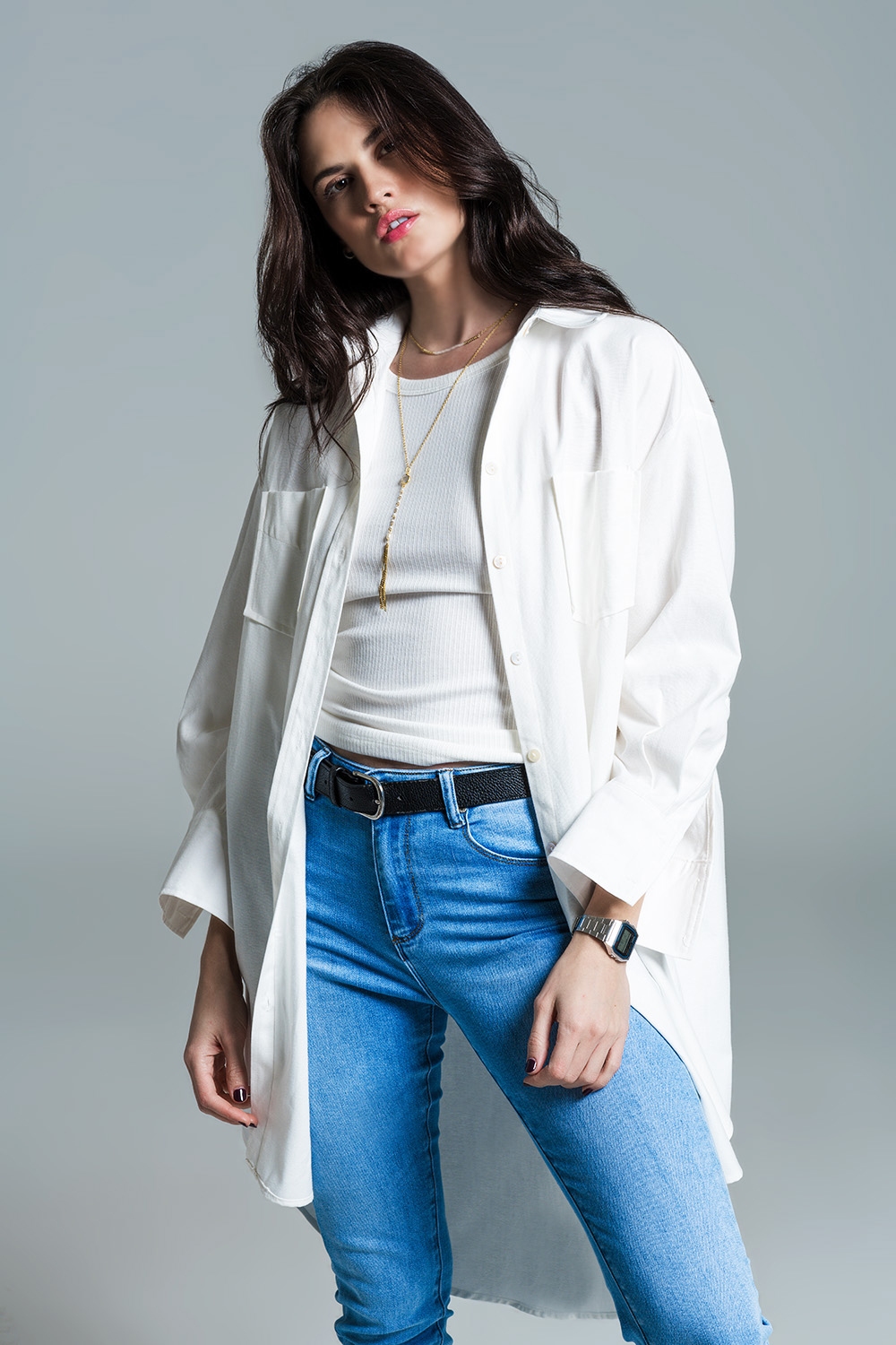 Camisa de corte boyfriend con manga 3/4 en blanco Camisa de corte boyfriend con manga 3/4 en blanco