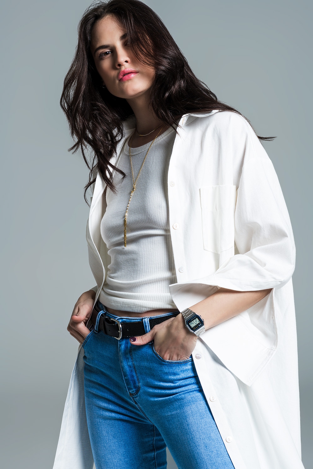 Camisa de corte boyfriend con manga 3/4 en blanco Camisa de corte boyfriend con manga 3/4 en blanco