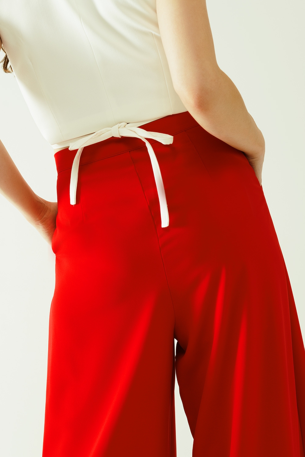 Pantalones acampanados amplios b&aacute;sicos rojos